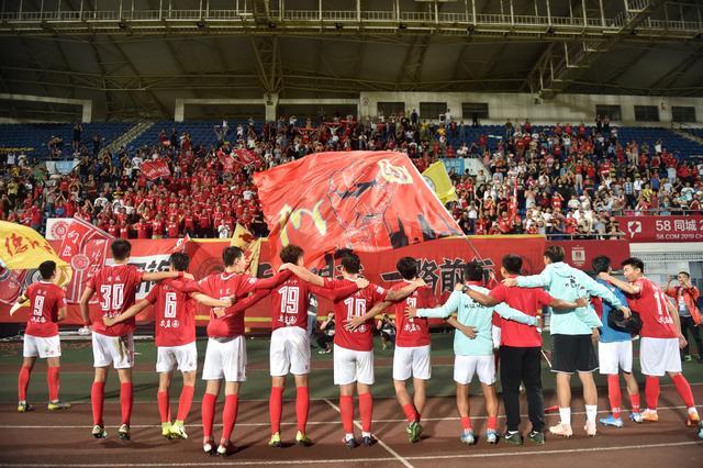 英超战报：蒂亚戈双响，瓦塔拉锁定胜局，布伦特福德3-1伯恩利