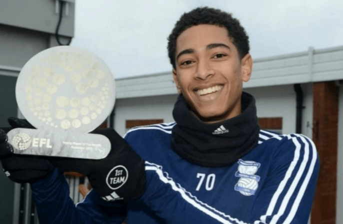 埃弗顿球员手球未被判点球，桑德兰球迷愤怒