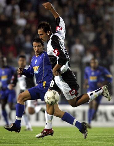 上港亚冠生死战！带蒋光太出征柔佛，是后防救星还是烟雾弹？