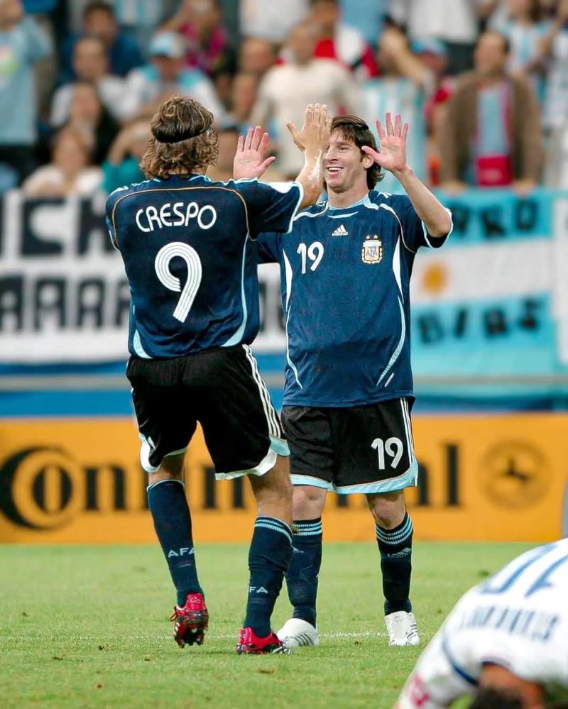 混团世界杯：国乒狂轰8-0横扫韩国！双王、栋曼立功，孙颖莎休战